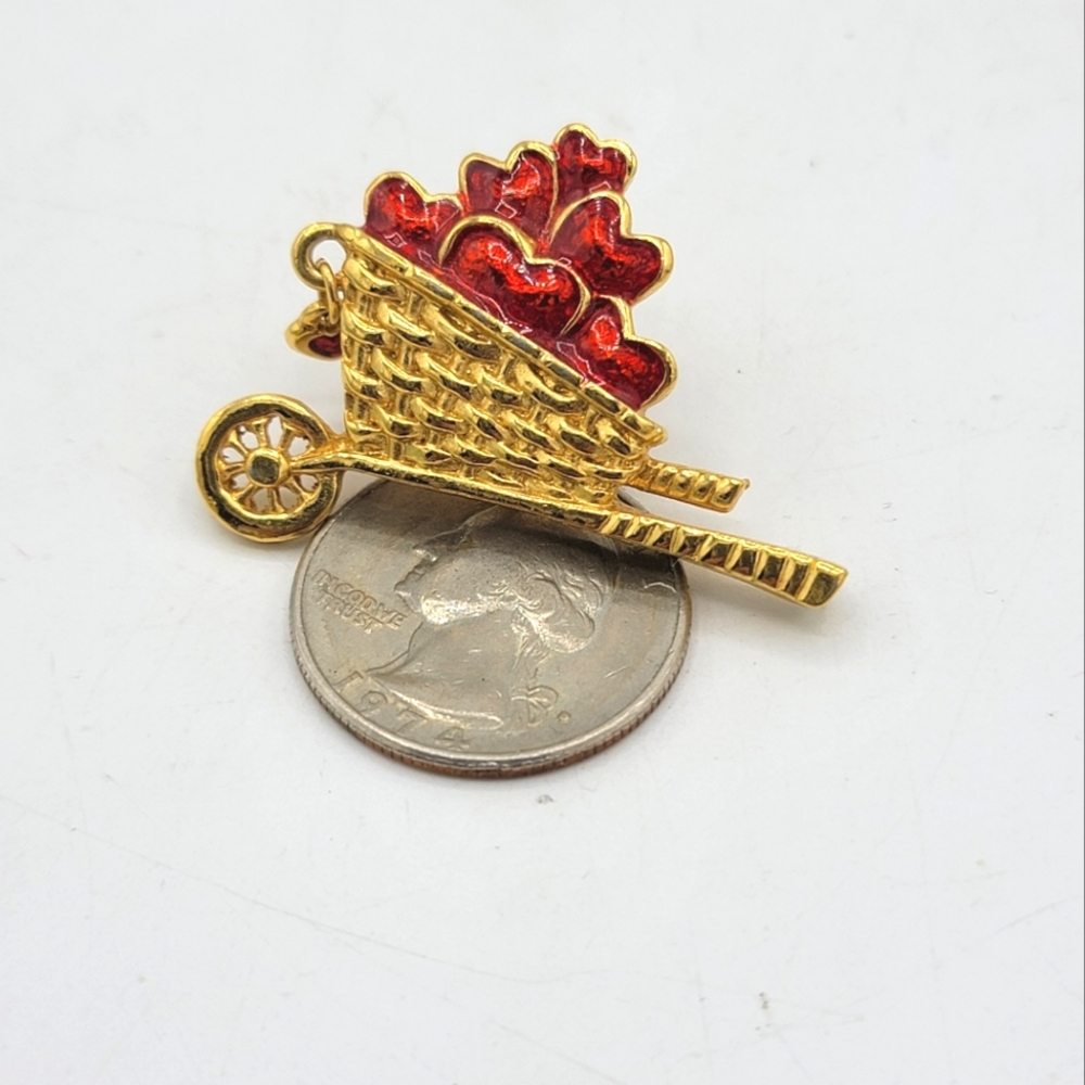 Avon Garden of Love Wheelbarrow Brooch Gold tone Red Enamel Hearts Vintage 90s - Picture 10 of 12